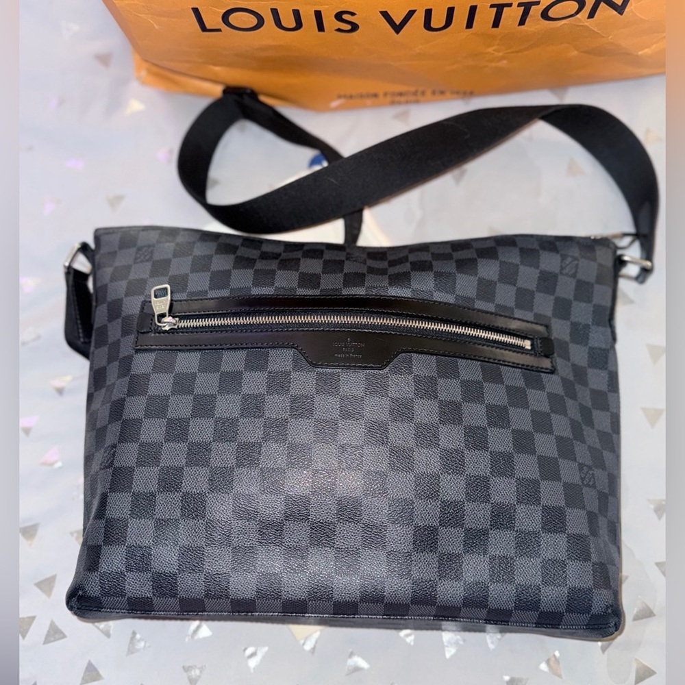 Louis Vuitton Damier Graphite Mick GM - Picture 2 of 15